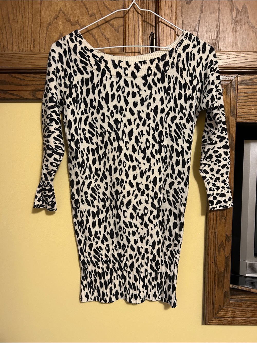 Forever 21 Black and Cream Leopard Print Scoop Neck Sweater